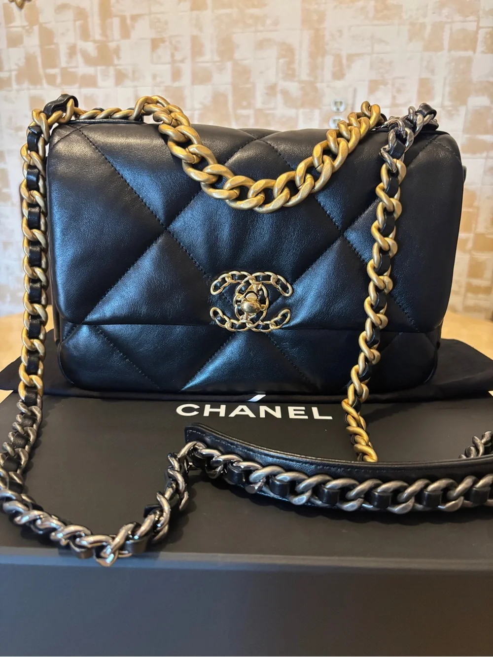 Chanel 19 Handbag. Shiny Lambskin, Gold Tone, Silver-Tone & Ruthenium-Finish